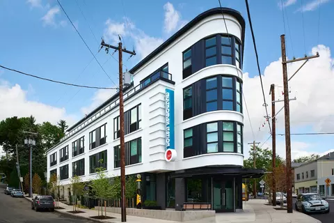 7611 SW Capitol Hwy #406, Portland, OR 97219