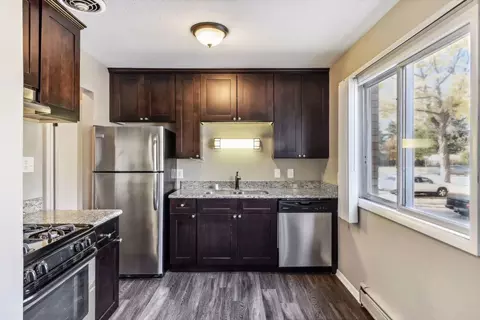 1500 Douglas Dr N #1400-301, Golden Valley, MN 55422