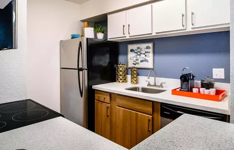 1800 El Paseo St #712, Houston, TX 77054