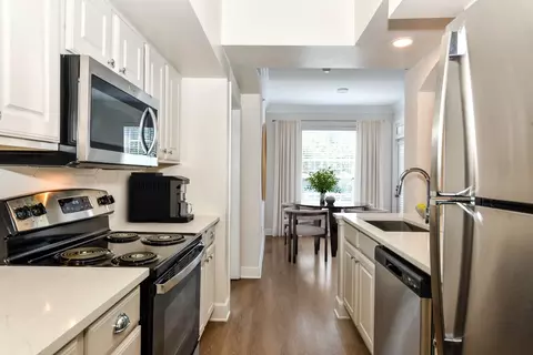3460 Kingsboro Rd NE #718, Atlanta, GA 30326