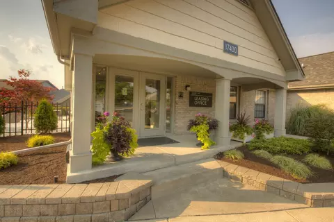 17400 Cedar Lake Cir #17412, Northville, MI 48168