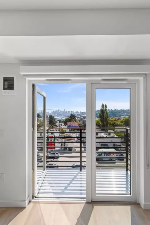 4015 Stone Way N #306, Seattle, WA 98103