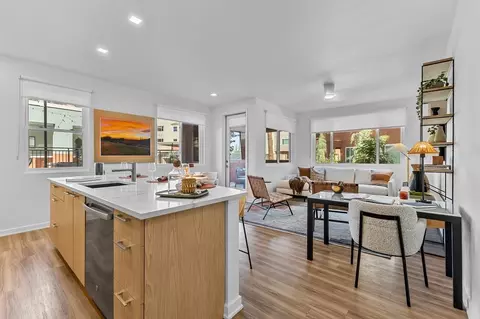 28425 N Black Canyon Hwy E #1072, Phoenix, AZ 85085