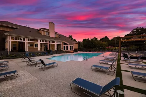 5800 Great Northern Blvd #5700G2, North Olmsted, OH 44070
