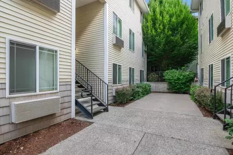 340 SE 148th Ave #2A, Portland, OR 97233