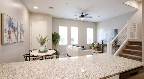 2336 E Utopia Rd #2, Phoenix, AZ 85024 photo 3