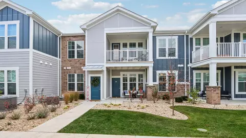 405 Smith Rd #204, Saint Charles, IL 60174