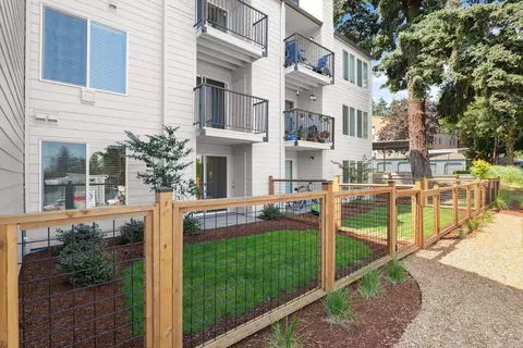 301 NE 45th St #C29, Vancouver, WA 98663