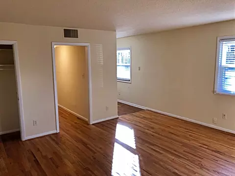900 Moses Ct #900-B, Raleigh, NC 27604