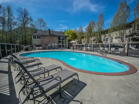 220 Newport Way SW #220-203, Issaquah, WA 98027