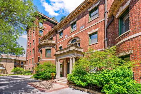 510 W Wellington Ave #001F, Chicago, IL 60657