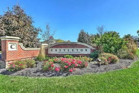 310 Honeysuckle Dr #410, Marietta, PA 17547
