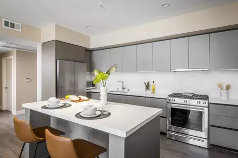 520 N Central Ave #0-202, Glendale, CA 91203