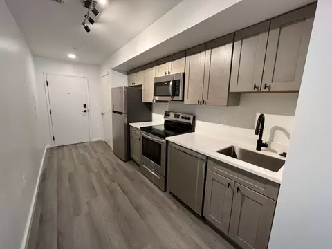 725 W Pratt St #213, Baltimore, MD 21201