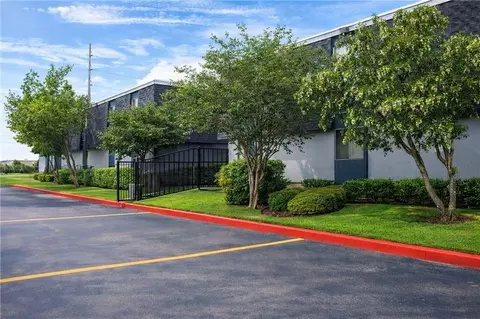 537 N General Mcmullen Dr #2-C7, San Antonio, TX 78228