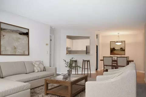2285 Stewart Ave #1110, Saint Paul, MN 55116