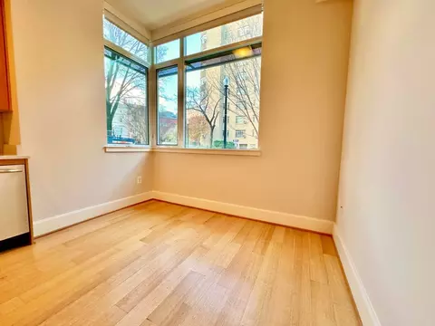 1355 17th St NW #518, Washington, DC 20036