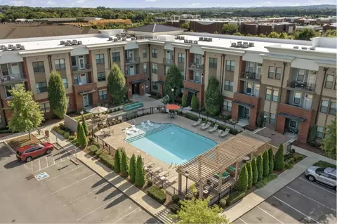130 Cinema Dr #2201, Hendersonville, TN 37075