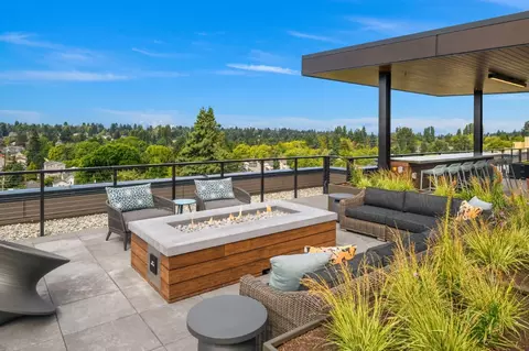 8704 Greenwood Ave N #304, Seattle, WA 98103