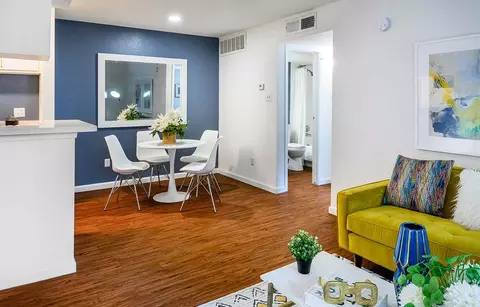 1800 El Paseo St #2414, Houston, TX 77054