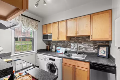 8000 Eastern Dr #8001D102, Silver Spring, MD 20910 photo 3