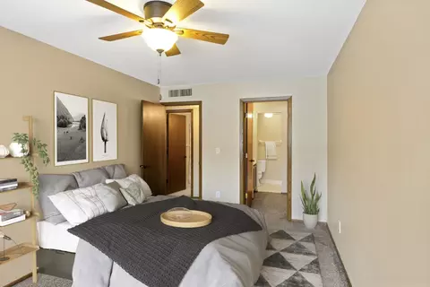 13401 Morgan Ave S #132, Burnsville, MN 55337