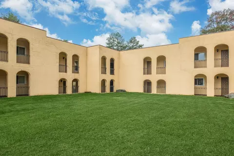 2000 Country Clb #1801, Dallas, PA 18612