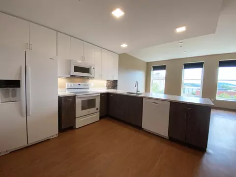 83 Hanover St #83-307, Manchester, NH 03101