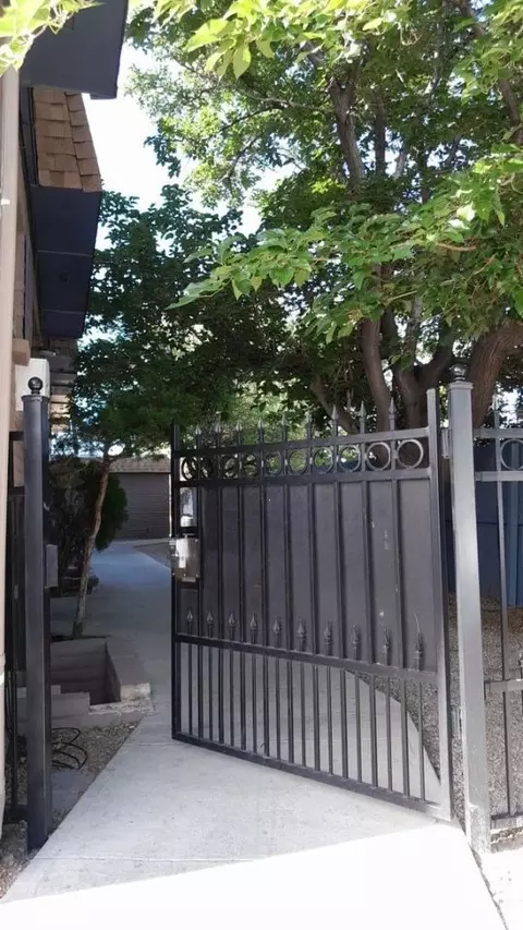 2426 Garfield Ave SE #4, Albuquerque, NM 87106
