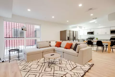 1224 W 37th Pl, Los Angeles, CA 90007