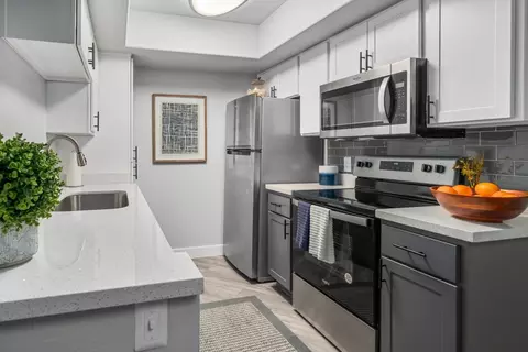 5959 W Greenway Rd #124, Glendale, AZ 85306