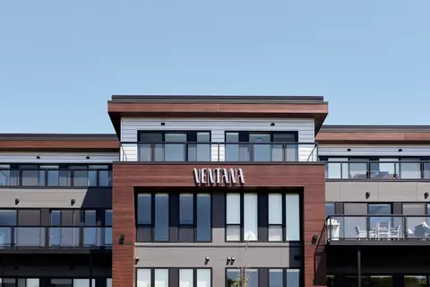 253 Lake St E #307, Wayzata, MN 55391