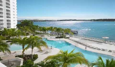 910 West Ave, Miami Beach, FL 33139