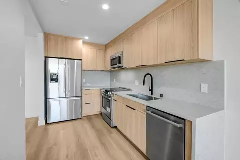 950 4th St #203, Santa Monica, CA 90403