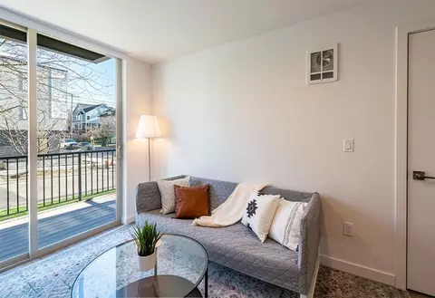 207 18th Ave #307, Seattle, WA 98122