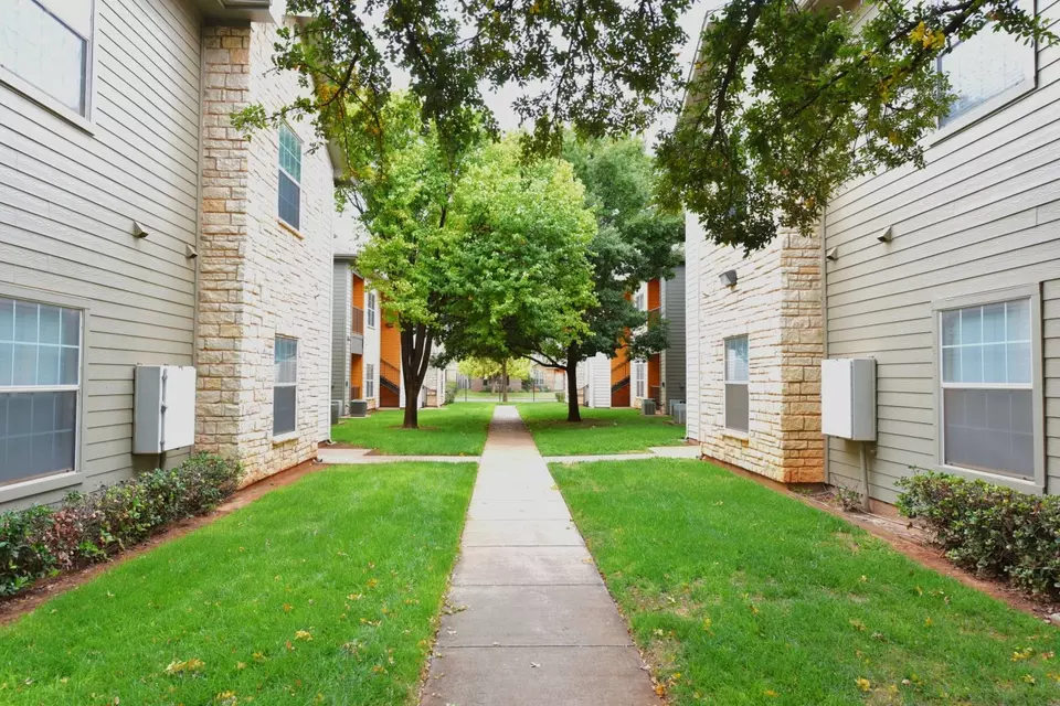  902 Milwaukee Ave #14-1407, Lubbock, TX 79416 photo 2