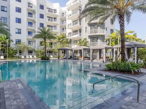 8021 Peters Rd #142, Plantation, FL 33324