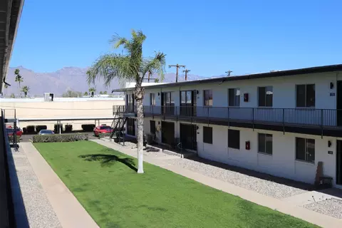 5201 E 2nd St #D01, Tucson, AZ 85711