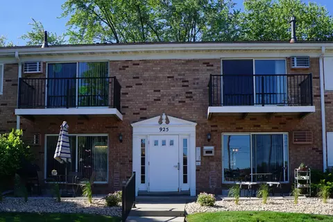 905 S Whitney Way #5, Madison, WI 53711