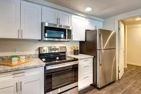 10290 NE 12th St #F308, Bellevue, WA 98004