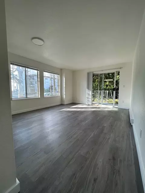 11740 Greenwood Ave N #109, Seattle, WA 98133