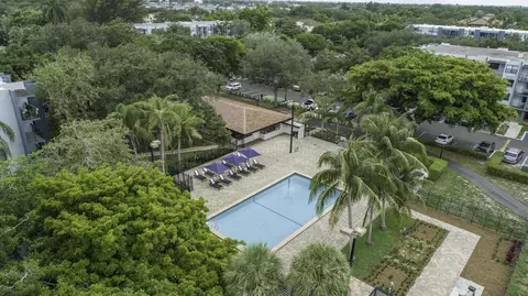 4000 N 56th Ave #2-106, Hollywood, FL 33021
