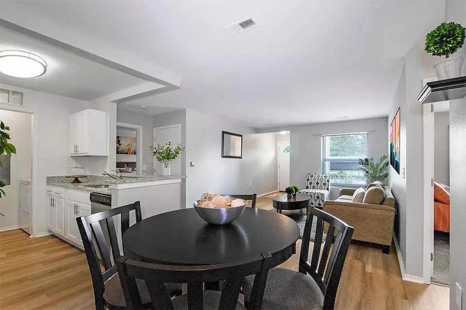  2000 Elmhurst Cir #04103, Oxford, MI 48359 photo 5