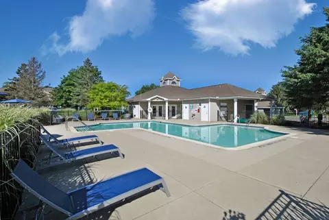 2000 Elmhurst Cir #04103, Oxford, MI 48359