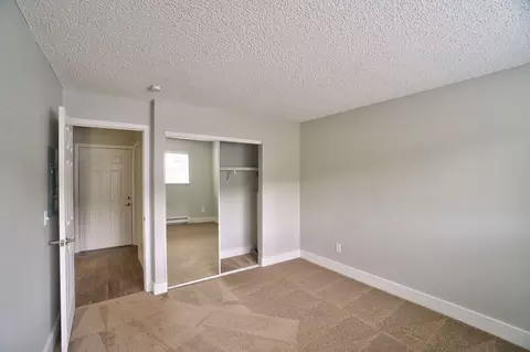 165 SW Eastman Pkwy #30, Gresham, OR 97030