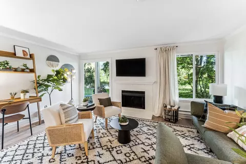 15325 Redmond Way #E-122, Redmond, WA 98052
