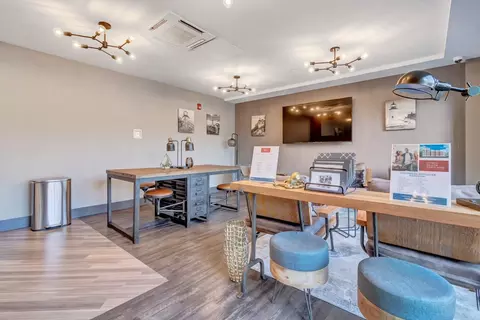 350 Clarks Pond Pkwy #1-105, South Portland, ME 04106
