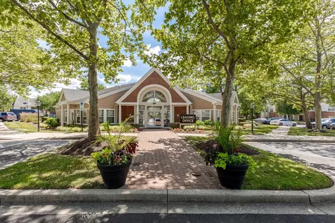 6959 Castle Ct #51B102, Ballenger Creek, MD 21703