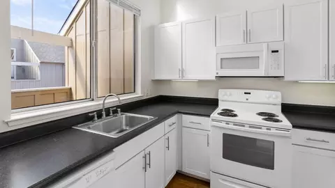 850 Davit Ln #02102, Redwood City, CA 94065