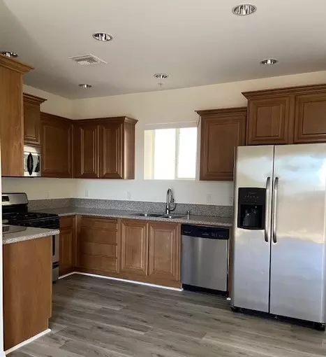 442 S Lake St #202, Los Angeles, CA 90057